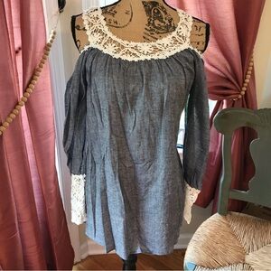 ▪️Cold Shoulder Lace Top